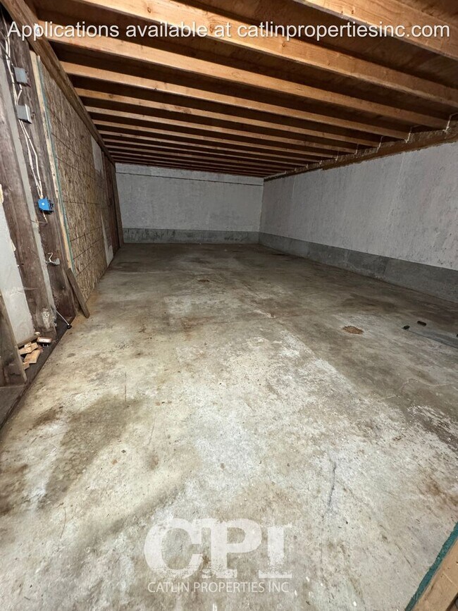 Building Photo - 671 Ragland Rd