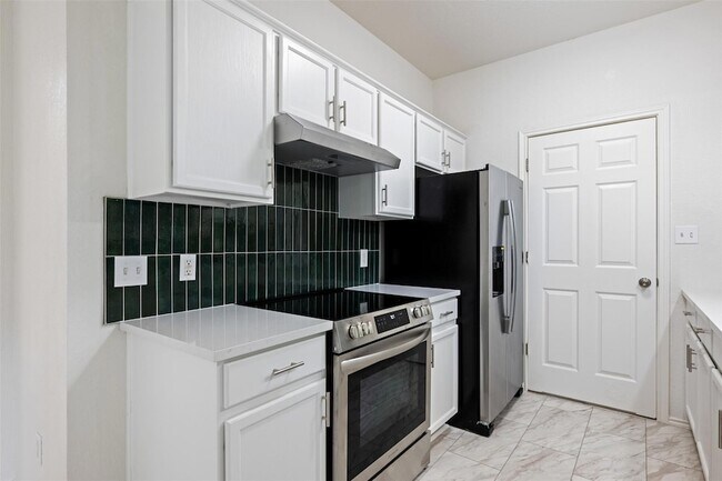 Building Photo - 4501 Whispering Valley Dr