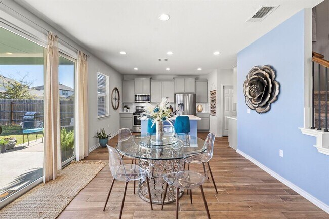 Building Photo - 11910 Clayton Creek Ave