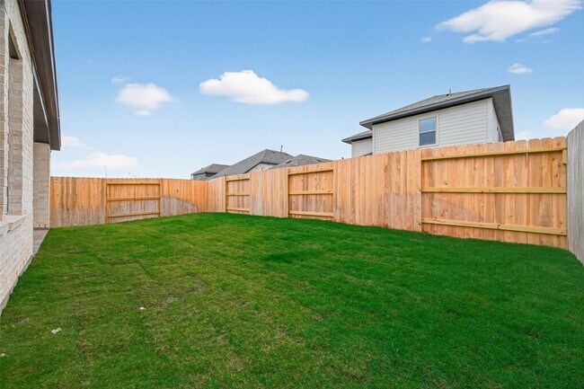 Building Photo - 5015 Bowen Pr Dr