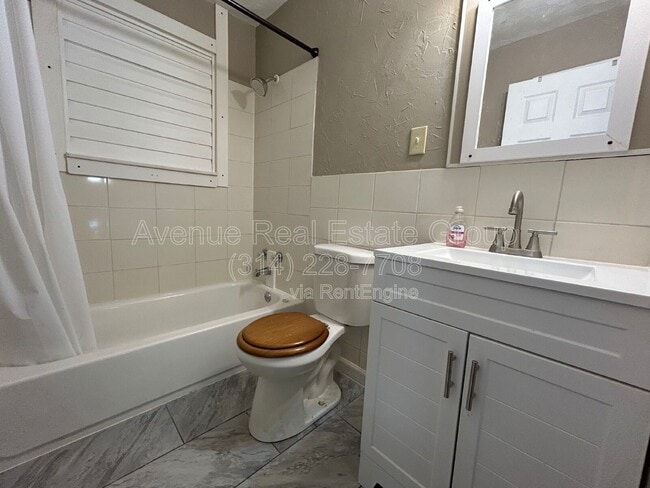 Building Photo - 10441 Prince Dr