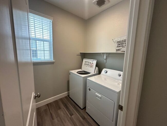 Building Photo - 1780 Dark Horse Rd