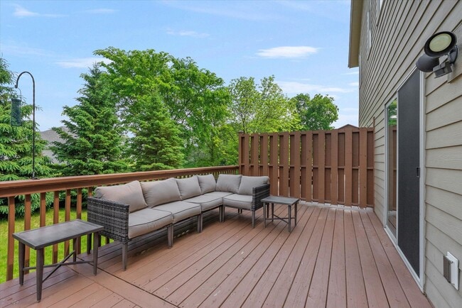 Building Photo - 407 Century Oak Dr