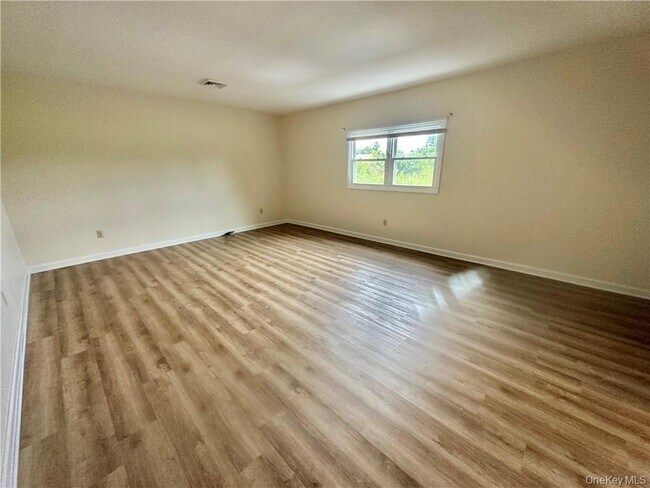 Building Photo - 2332 NY-300