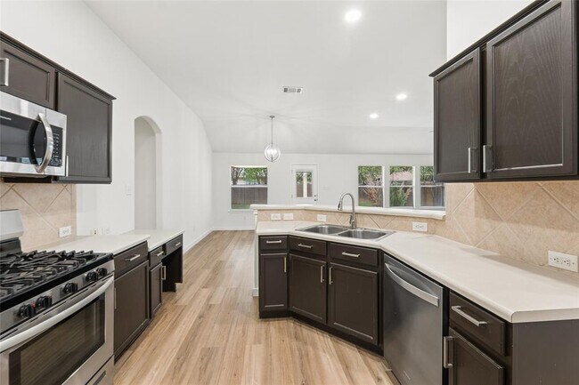 Building Photo - 1506 Cosmos Way