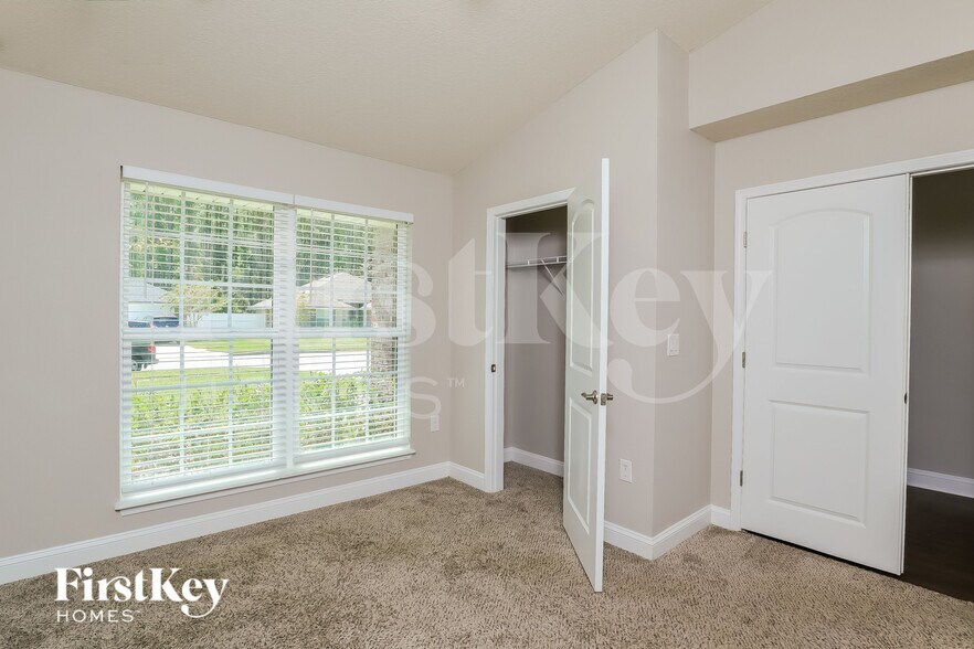 Building Photo - 78109 Saddle Rock Rd