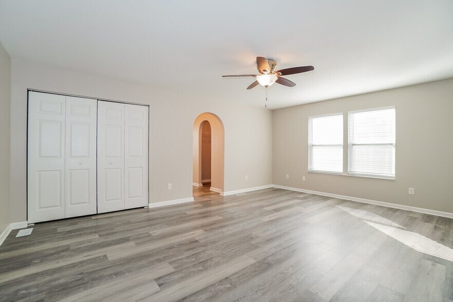 Building Photo - 4877 Grimm Dr