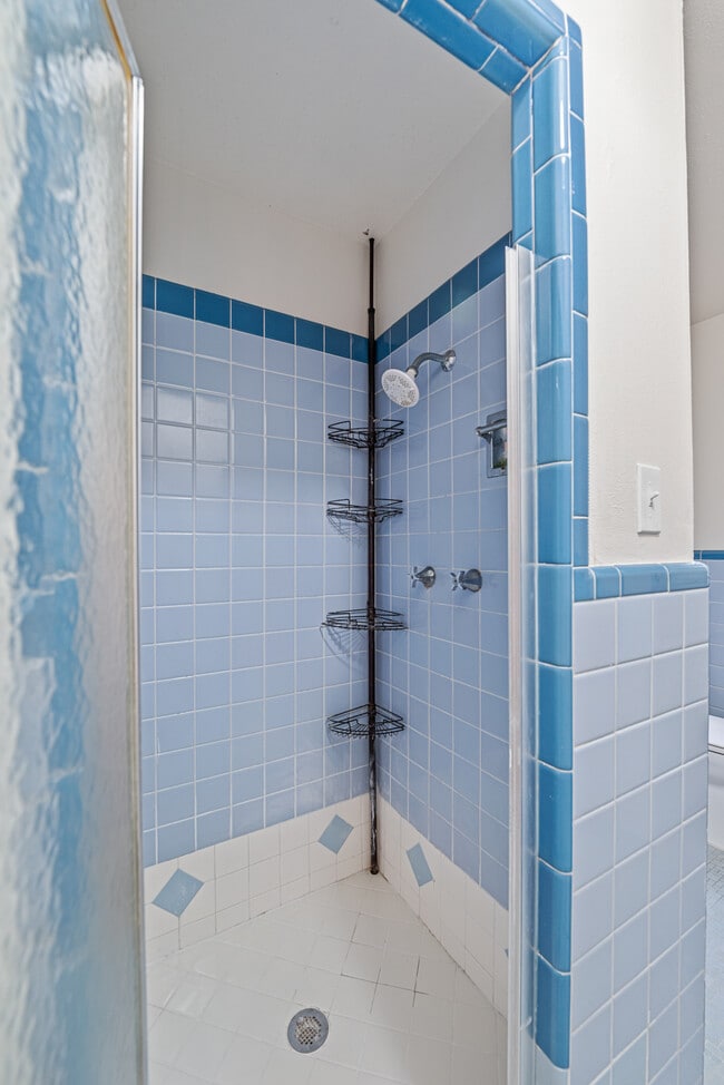 Building Photo - 417 W Gramercy Pl