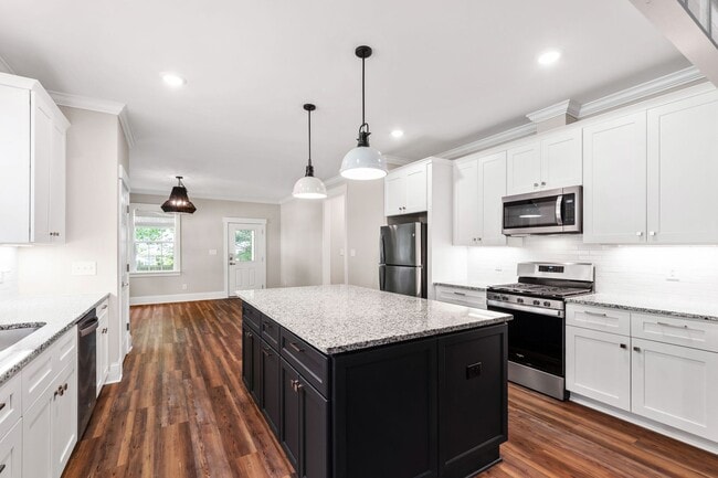 Building Photo - Beautifully Built Ranch Home in Desirable ...