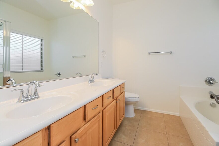 Building Photo - 44331 Rhinestone Rd