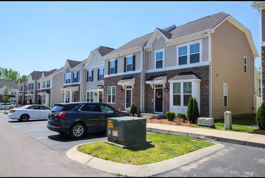 Building Photo - 4316 Summercrest Blvd