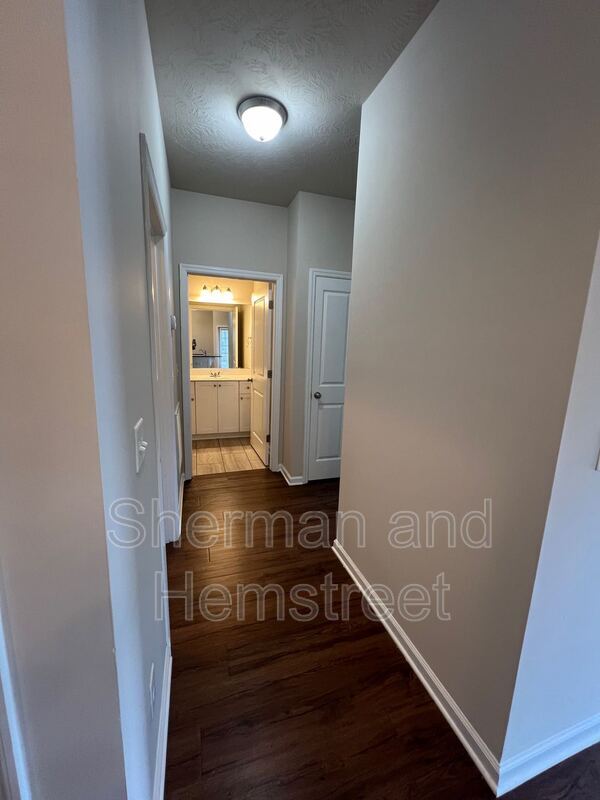 Building Photo - 1001 Joiner Cir
