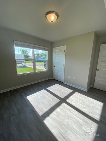 Building Photo - 270 Preston Wy