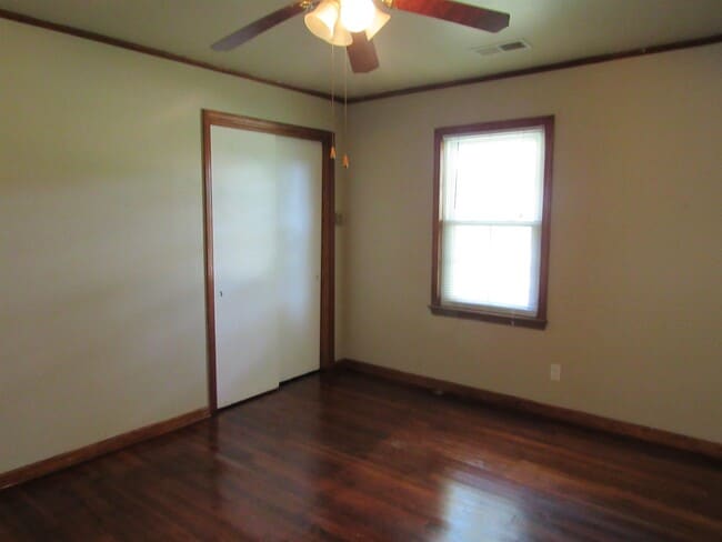 Building Photo - 979 Akins Rd