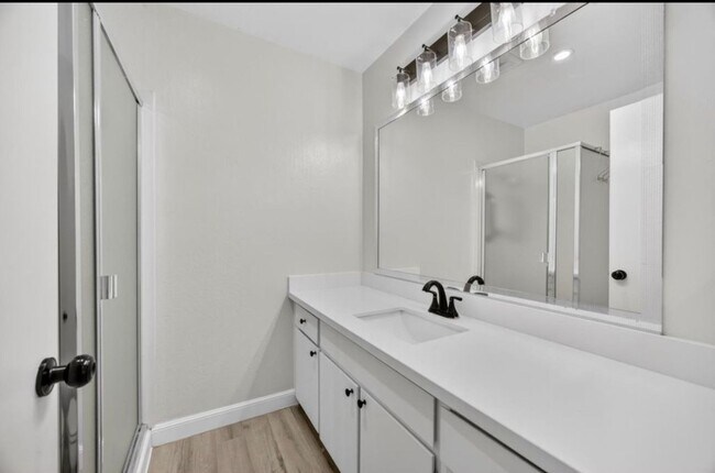 Building Photo - 4549 Melody Dr