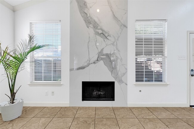 Building Photo - 14902 Carolina Falls Ln