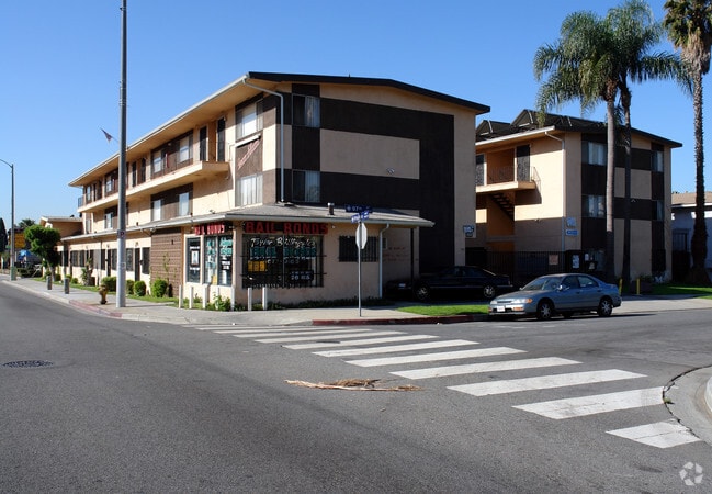 Building Photo - Joan Elaine Apartments