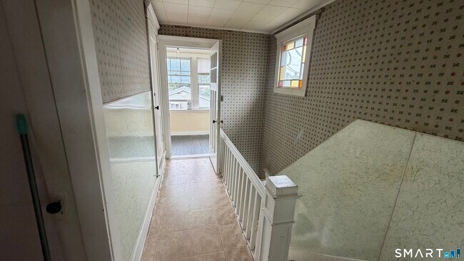 Building Photo - 182 Beechwood Ave
