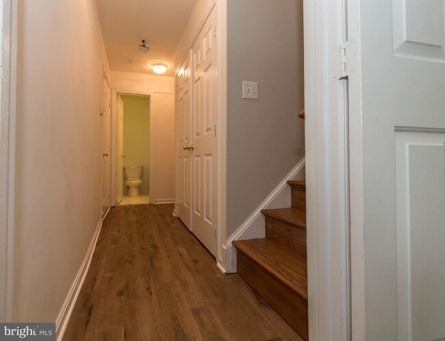 Building Photo - 117 Longpoint Way