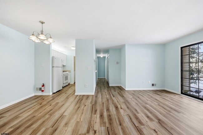 Building Photo - 89 Sussex Pl