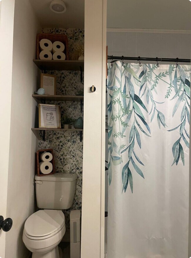 Bathroom - 18 Court Rd