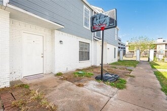 Building Photo - 4618 San Jacinto St