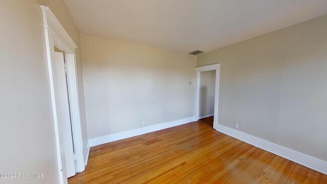 Building Photo - 469 Delaware Ave