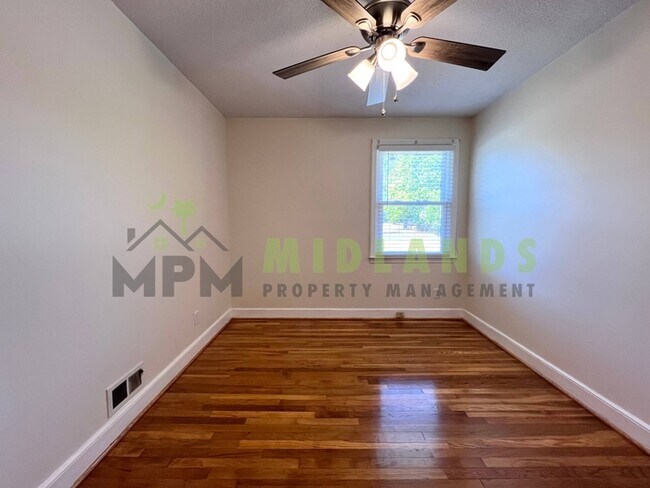 Building Photo - 3836 Davies Dr