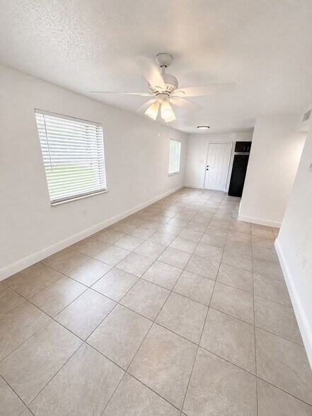 Building Photo - 1187 Bentley Rd