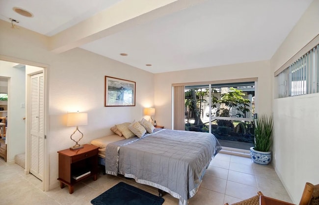 Building Photo - 68-679 Hoomana Pl