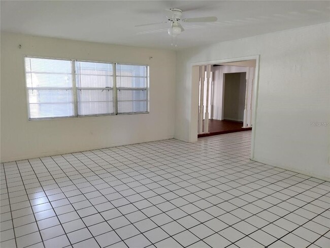 Building Photo - 3 Carr Ct