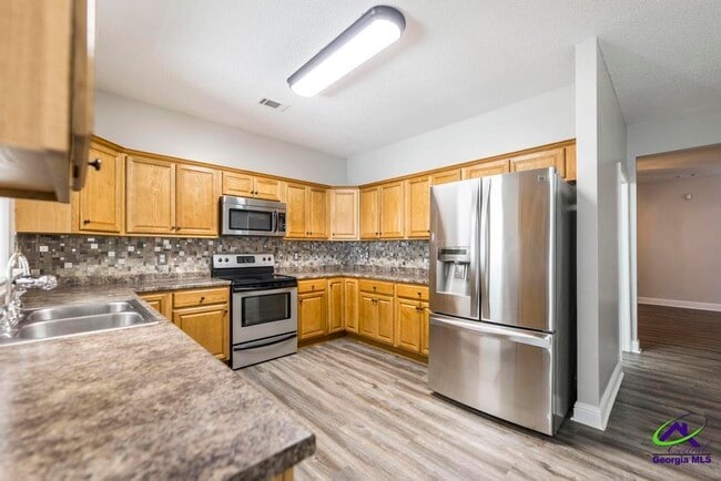 Building Photo - 206 Beau Claire Cir