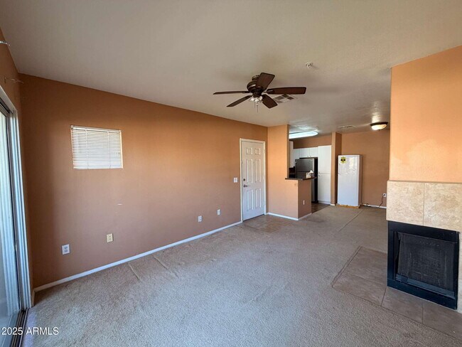 Building Photo - 1295 N Ash St