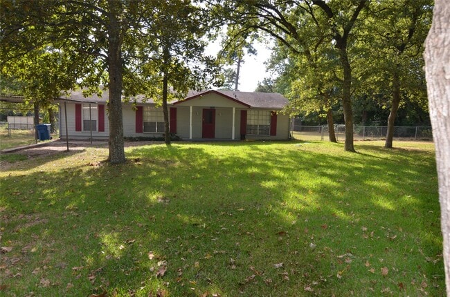 Building Photo - 9902 Trailway Dr