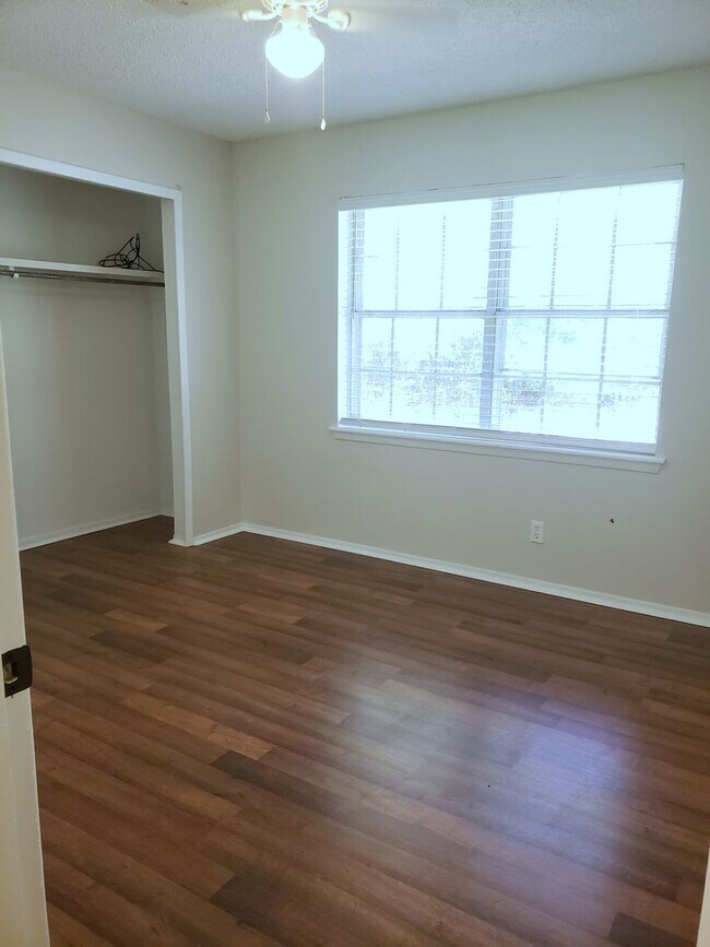 Building Photo - 3 Bedroom Steps from Rudman Trail & Souths...