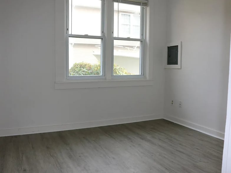 Building Photo - 50 Lark St