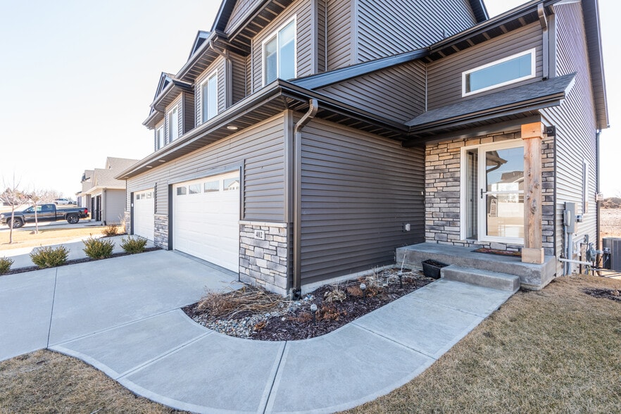 Building Photo - 402 Dawson Dr