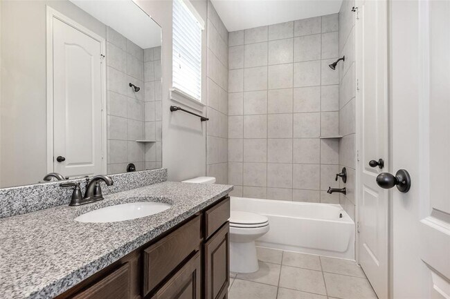 Building Photo - 22419 Banewood Dr