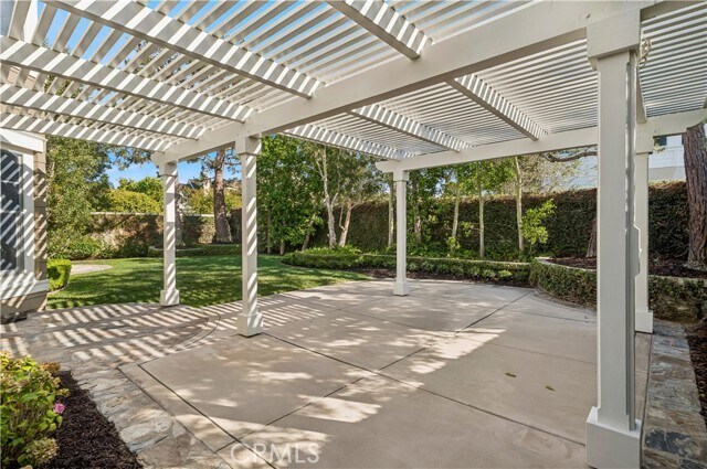 Building Photo - 15 Jupiter Hills Dr
