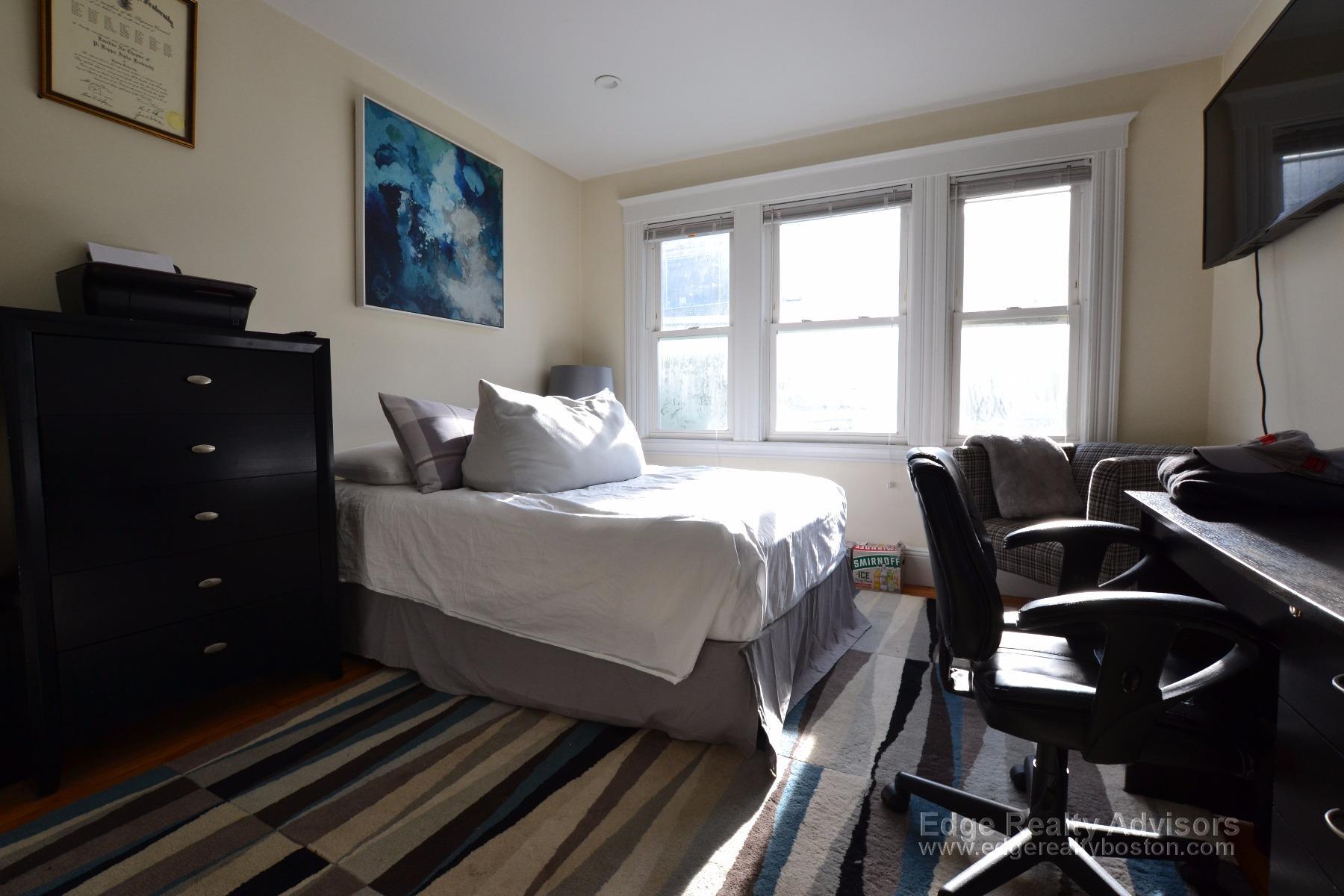 Building Photo - 8 Sawyer Ter