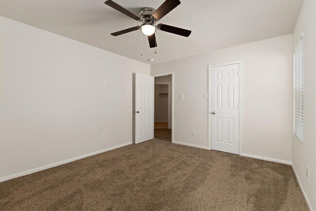 Building Photo - 18818 N Wren Arbor Cir