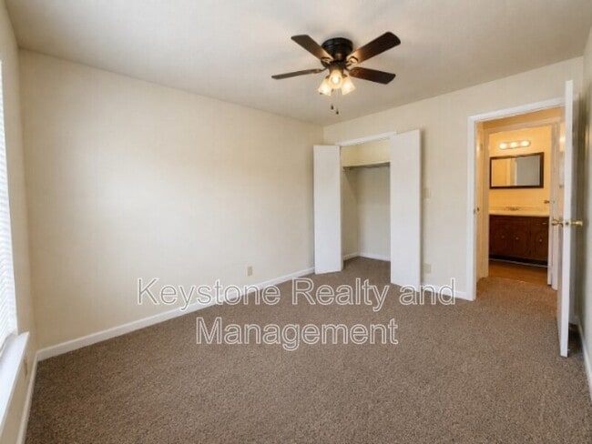 Building Photo - 717 Peachers Mill Rd