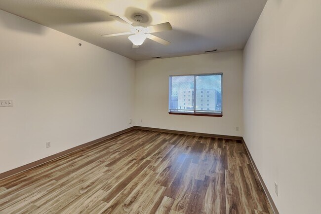 Building Photo - 217 Welch Ave