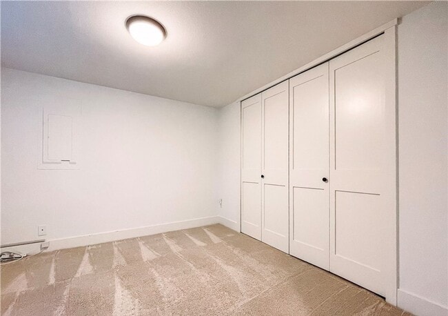 Building Photo - 1Bd/1Ba Kirkland Duplex