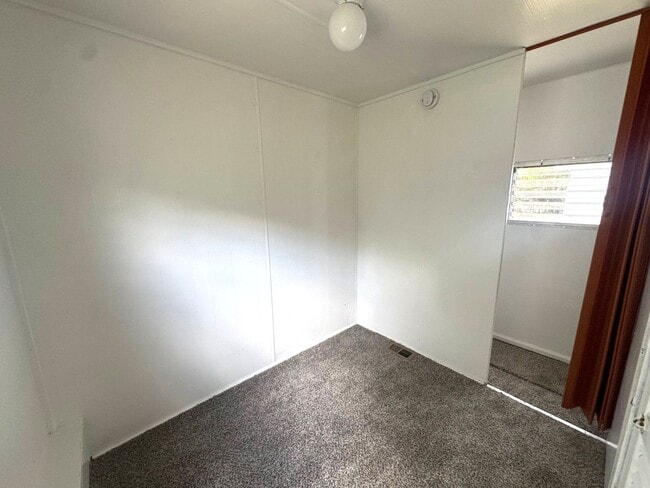 Building Photo - Renovated Two Bedroom Mobile Home