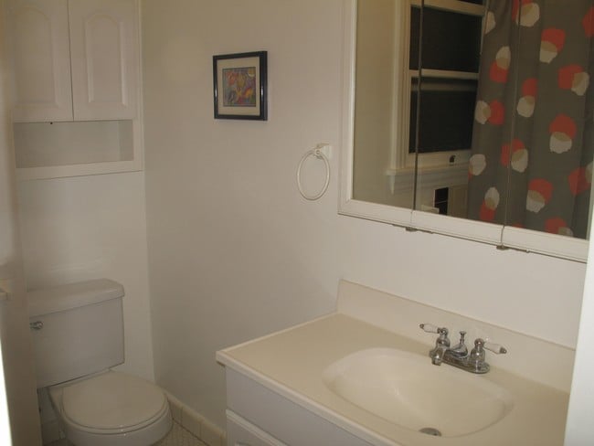 bathroom - 903 7th St