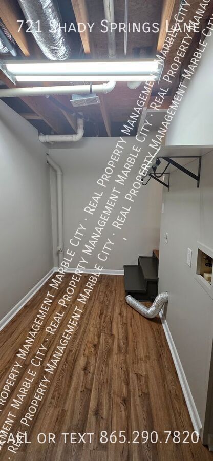 Building Photo - 721 Shady Springs Ln