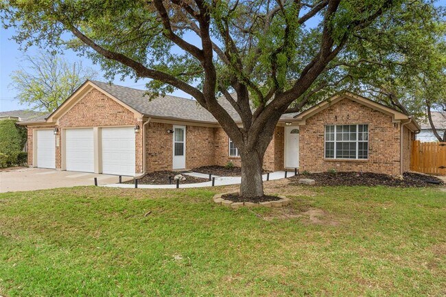 Building Photo - 3945 Eagles Nest St