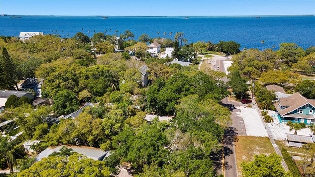 Building Photo - 515 Crystal Beach Ave