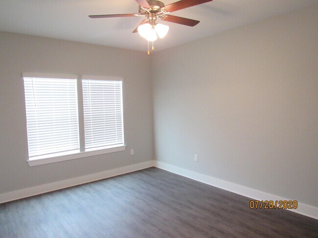 Building Photo - 267 N Sand Palm Rd